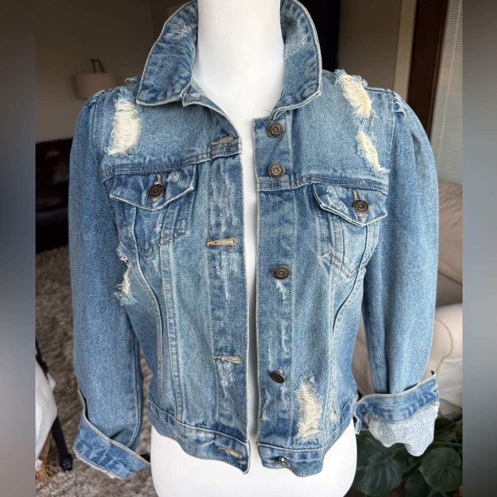 Moon River SMALL Light Blue Denim Distressed Puff Sleeve Jean Jacket